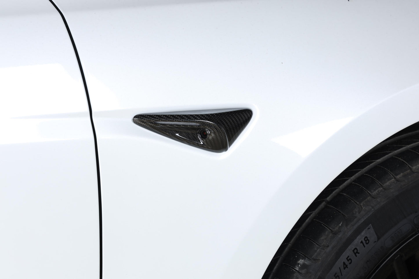 Model Y Juniper - Carbon Fiber Fender Camera Cover